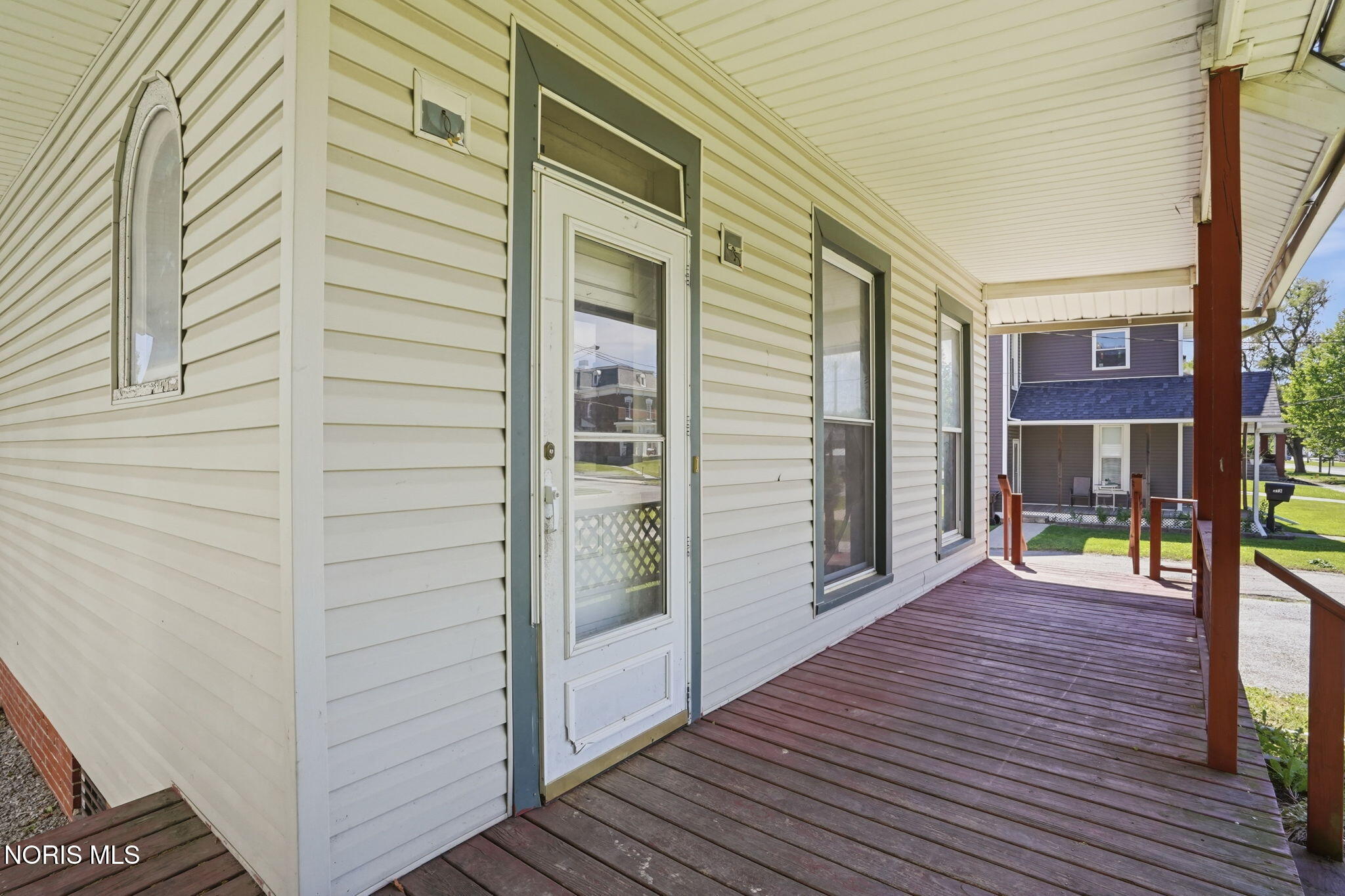 309 W Broadway Street