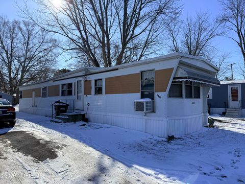 Photo of 1001 Skye Drive, Findlay, OH 45840 (MLS # 10003250)