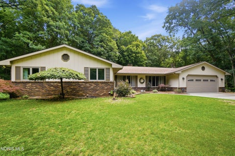 Photo of 3855 La Plante Road, Monclova, OH 43542 (MLS # 10009722)