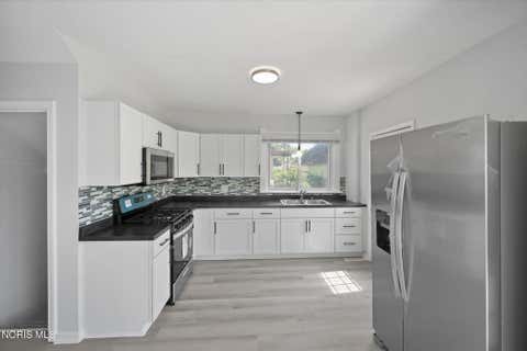 Tiny photo for 1536 Albert Street, Toledo, OH 43605 (MLS # 10012348)
