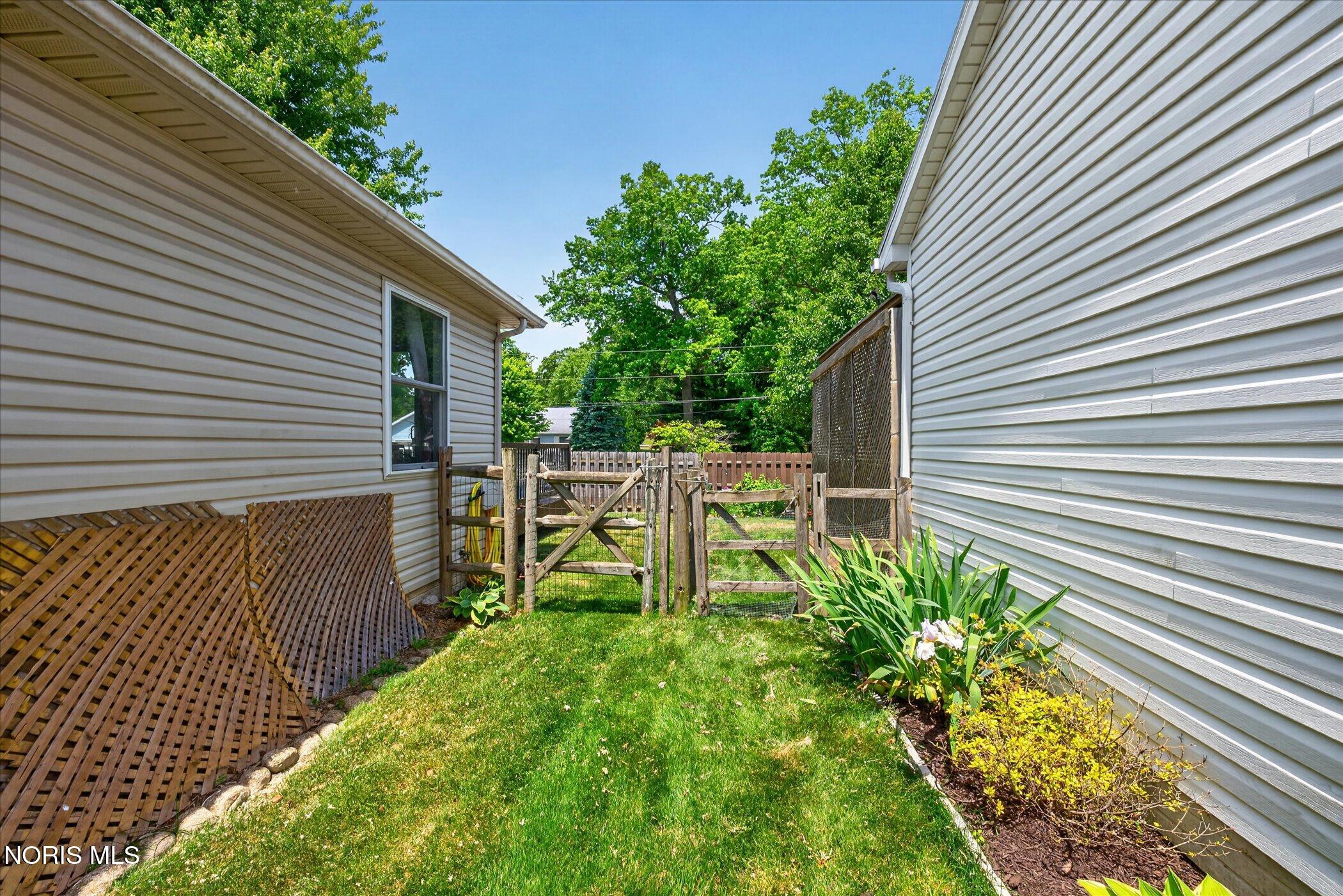6930 Clearview Cove