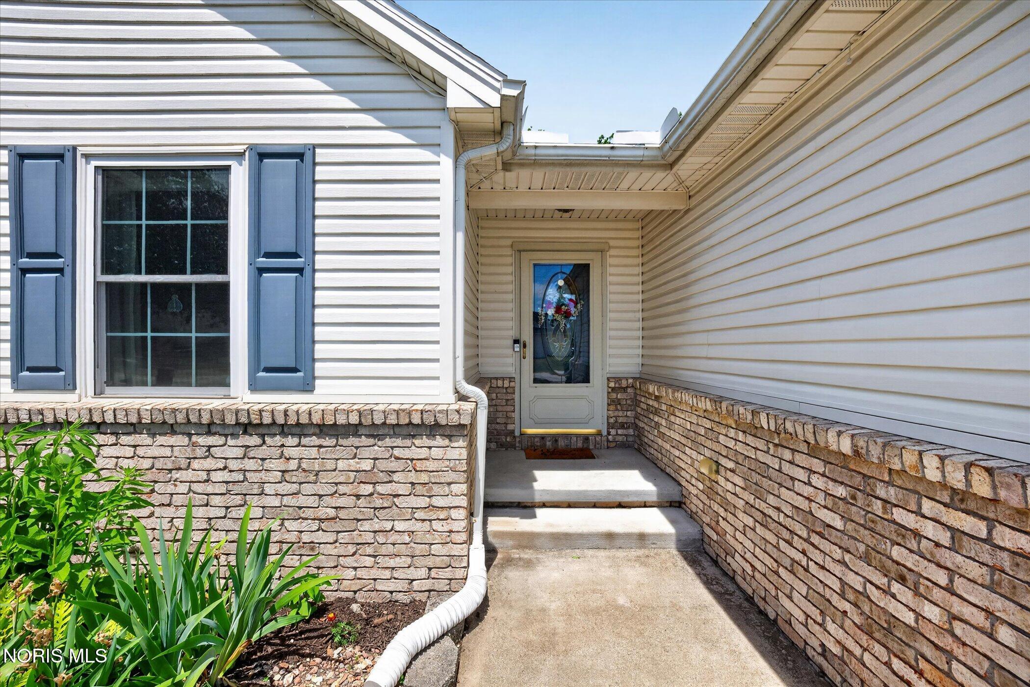 6930 Clearview Cove
