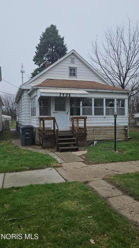Photo of 2723 Fremont Street, Toledo, OH 43605 (MLS # 10006478)