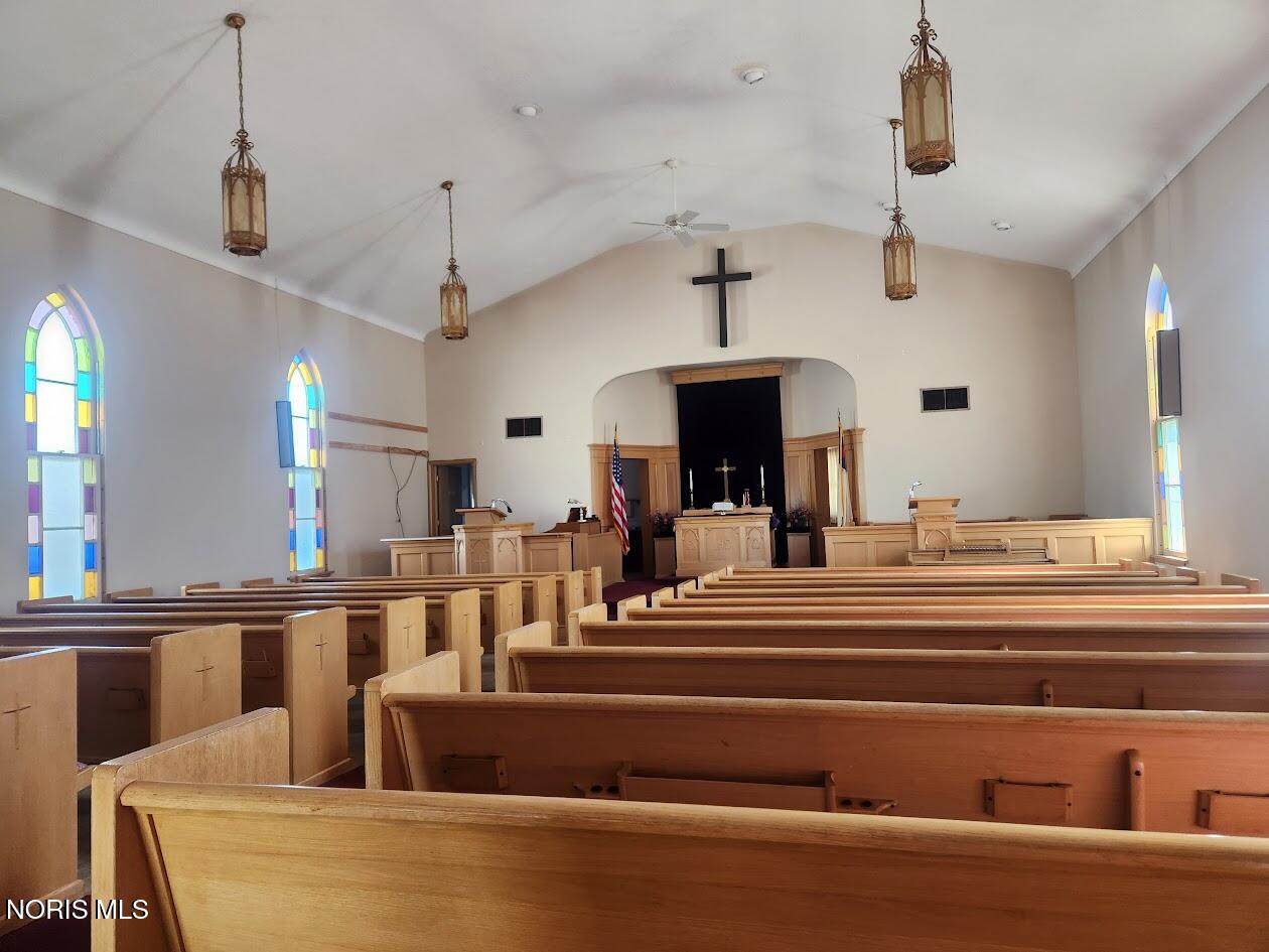 229 W Chestnut Street