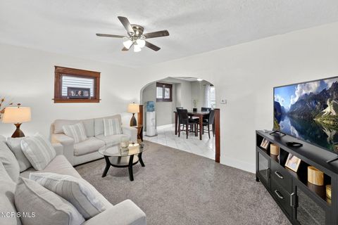 Tiny photo for 1924 Greenwood Avenue, Toledo, OH 43605 (MLS # 10006750)