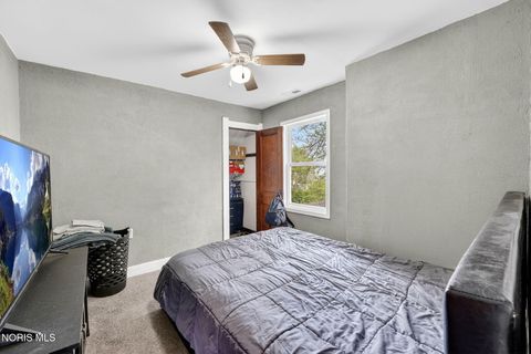 Tiny photo for 1924 Greenwood Avenue, Toledo, OH 43605 (MLS # 10006750)