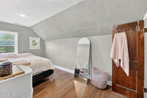 Tiny photo for 1924 Greenwood Avenue, Toledo, OH 43605 (MLS # 10006750)