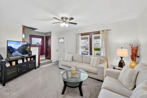 Tiny photo for 1924 Greenwood Avenue, Toledo, OH 43605 (MLS # 10006750)