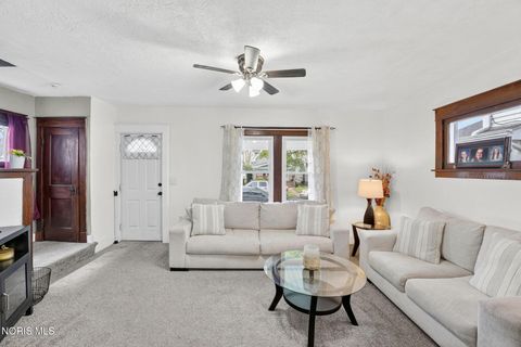 Tiny photo for 1924 Greenwood Avenue, Toledo, OH 43605 (MLS # 10006750)