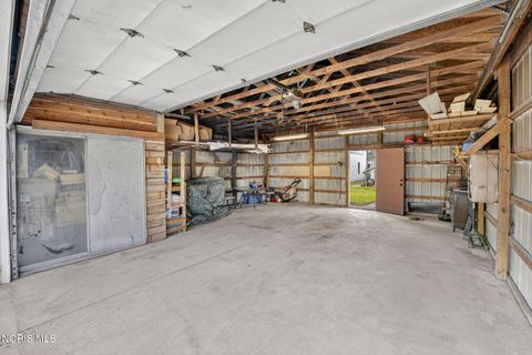 Tiny photo for 1924 Greenwood Avenue, Toledo, OH 43605 (MLS # 10006750)