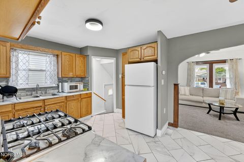 Tiny photo for 1924 Greenwood Avenue, Toledo, OH 43605 (MLS # 10006750)