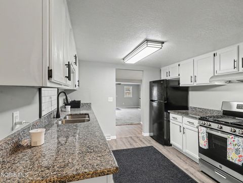 Tiny photo for 5845 Douglas Road, Toledo, OH 43613 (MLS # 10005709)