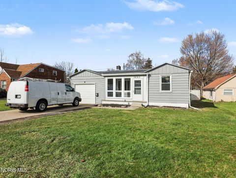 Photo of 5845 Douglas Road, Toledo, OH 43613 (MLS # 10005709)