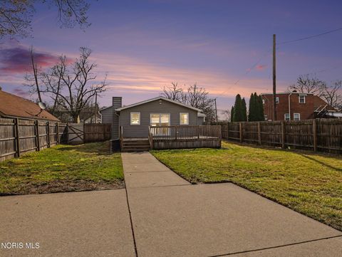 Tiny photo for 5845 Douglas Road, Toledo, OH 43613 (MLS # 10005709)