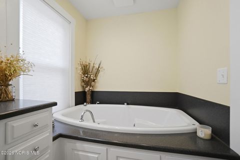 Tiny photo for 865 S Main Street, Findlay, OH 45840 (MLS # 10003995)