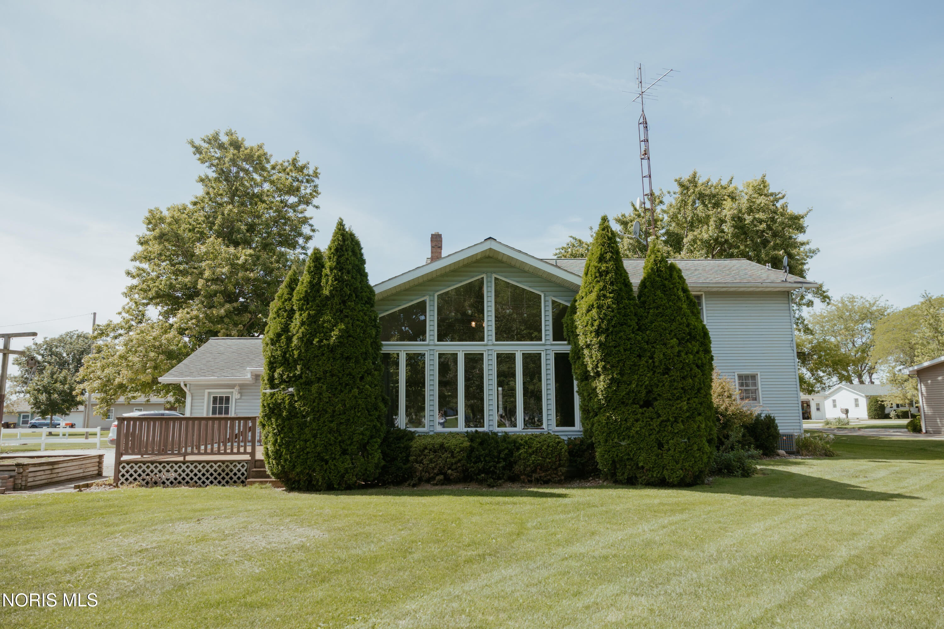 121 Sunset Avenue