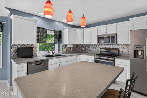 Tiny photo for 3222 Estuary Place, Maumee, OH 43537 (MLS # 10011024)