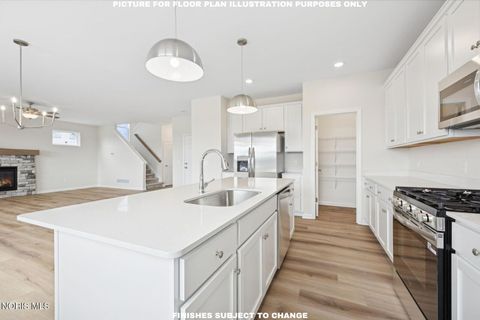 Tiny photo for 130 Valley Hall Drive, Perrysburg, OH 43551 (MLS # 10005683)