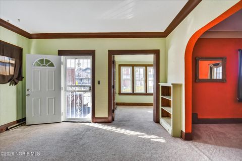 Tiny photo for 2114 Parkdale Avenue, Toledo, OH 43607 (MLS # 10003248)