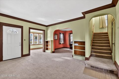 Tiny photo for 2114 Parkdale Avenue, Toledo, OH 43607 (MLS # 10003248)