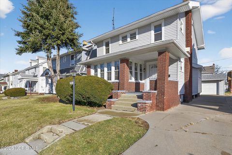 Tiny photo for 2114 Parkdale Avenue, Toledo, OH 43607 (MLS # 10003248)