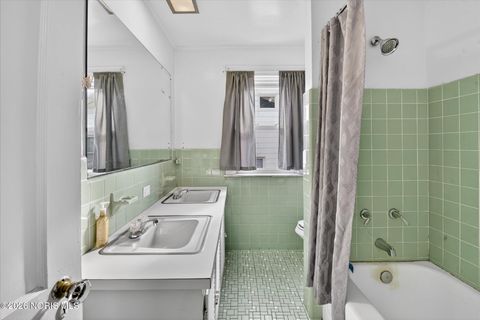 Tiny photo for 2114 Parkdale Avenue, Toledo, OH 43607 (MLS # 10003248)