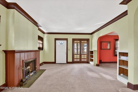 Tiny photo for 2114 Parkdale Avenue, Toledo, OH 43607 (MLS # 10003248)