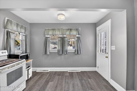 Tiny photo for 2114 Parkdale Avenue, Toledo, OH 43607 (MLS # 10003248)