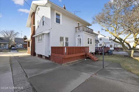 Tiny photo for 2114 Parkdale Avenue, Toledo, OH 43607 (MLS # 10003248)