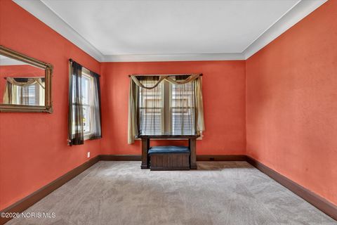 Tiny photo for 2114 Parkdale Avenue, Toledo, OH 43607 (MLS # 10003248)