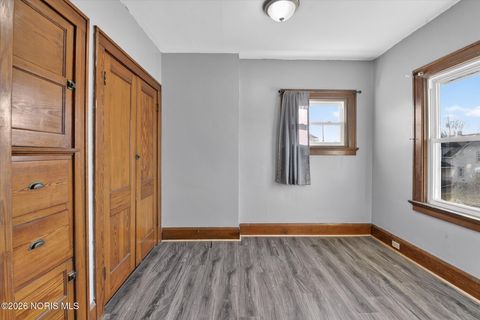 Tiny photo for 2114 Parkdale Avenue, Toledo, OH 43607 (MLS # 10003248)