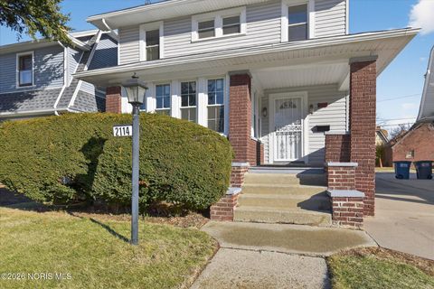 Tiny photo for 2114 Parkdale Avenue, Toledo, OH 43607 (MLS # 10003248)