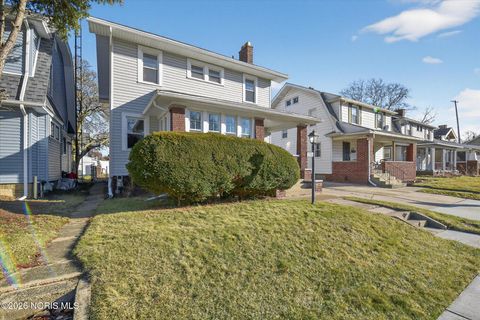 Tiny photo for 2114 Parkdale Avenue, Toledo, OH 43607 (MLS # 10003248)