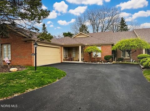 Photo of 5707 Chardonnay Drive, Toledo, OH 43615 (MLS # 10007820)