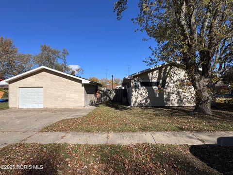 Tiny photo for 110 Mount Vernon Place, Walbridge, OH 43465 (MLS # 10000656)