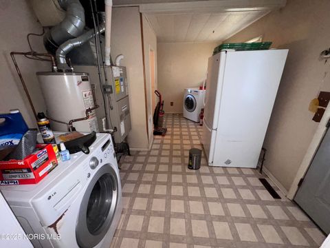 Tiny photo for 110 Mount Vernon Place, Walbridge, OH 43465 (MLS # 10000656)