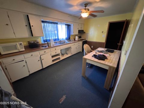 Tiny photo for 110 Mount Vernon Place, Walbridge, OH 43465 (MLS # 10000656)