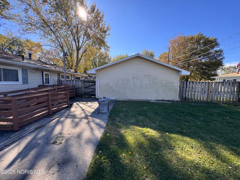 Tiny photo for 110 Mount Vernon Place, Walbridge, OH 43465 (MLS # 10000656)