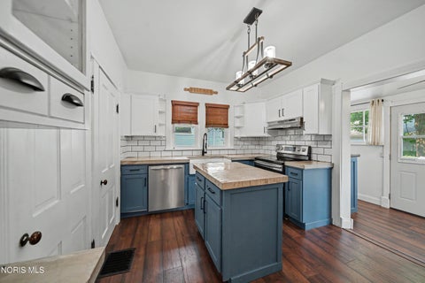 Tiny photo for 932 S West Street, Findlay, OH 45840 (MLS # 10010560)