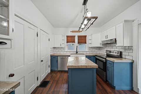Tiny photo for 932 S West Street, Findlay, OH 45840 (MLS # 10010560)