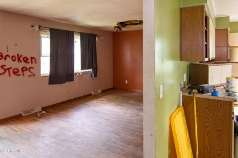 Tiny photo for 5909 Merle Street, Toledo, OH 43623 (MLS # 10008332)