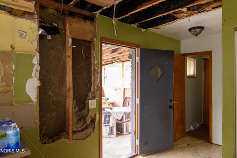 Tiny photo for 5909 Merle Street, Toledo, OH 43623 (MLS # 10008332)