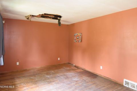 Tiny photo for 5909 Merle Street, Toledo, OH 43623 (MLS # 10008332)