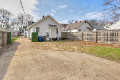 Tiny photo for 2644 Oak Grove Place, Toledo, OH 43613 (MLS # 10005735)