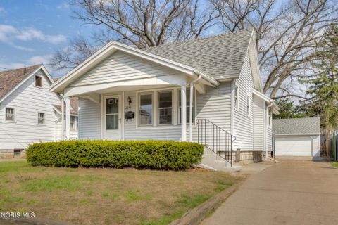 Tiny photo for 2644 Oak Grove Place, Toledo, OH 43613 (MLS # 10005735)