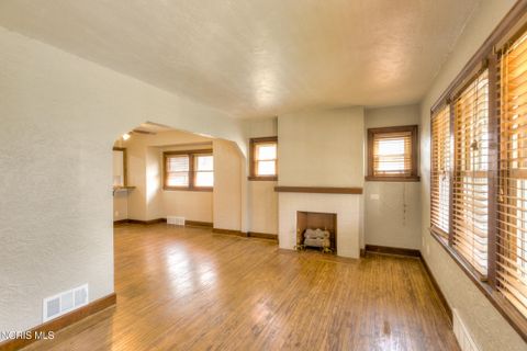 Tiny photo for 2644 Oak Grove Place, Toledo, OH 43613 (MLS # 10005735)