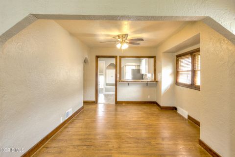 Tiny photo for 2644 Oak Grove Place, Toledo, OH 43613 (MLS # 10005735)