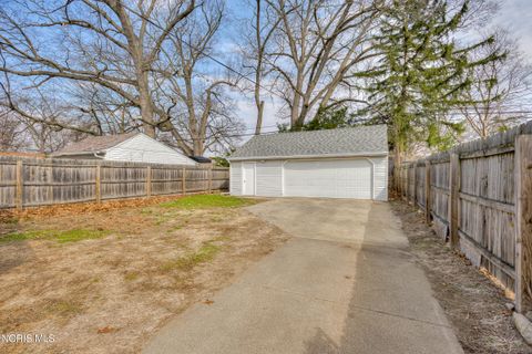 Tiny photo for 2644 Oak Grove Place, Toledo, OH 43613 (MLS # 10005735)
