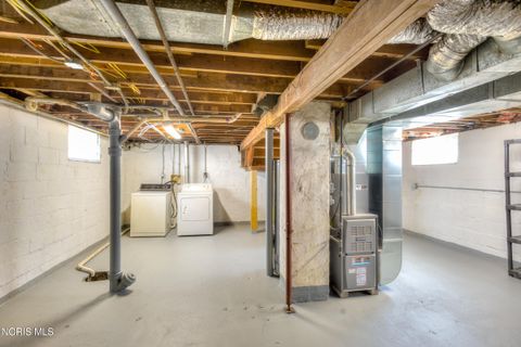 Tiny photo for 2644 Oak Grove Place, Toledo, OH 43613 (MLS # 10005735)