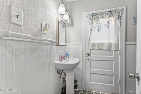 Tiny photo for 4426 Burnham Avenue, Toledo, OH 43612 (MLS # 10012732)